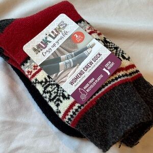 Muk Luks 2 pair pack Black and Grey Red Womens Crew Socks Super Soft